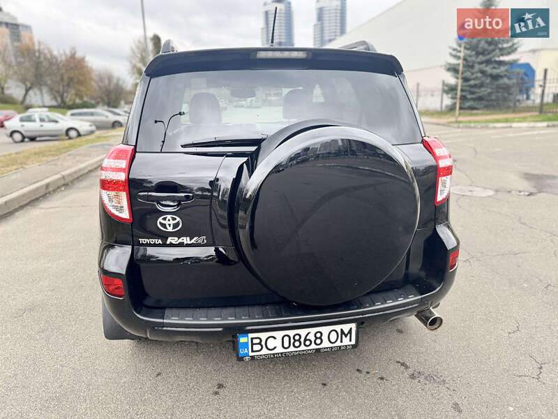 Внедорожник / Кроссовер Toyota RAV4 2011 в Киеве