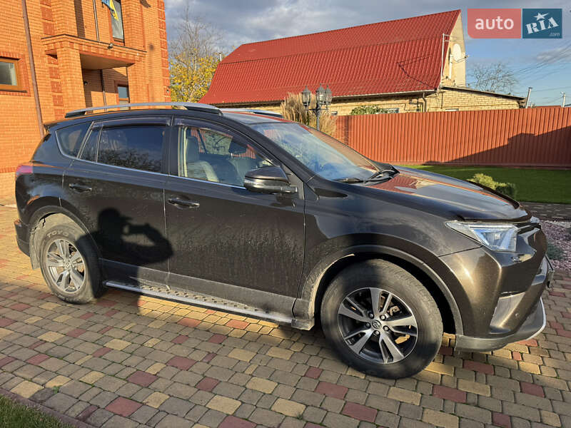 Внедорожник / Кроссовер Toyota RAV4 2016 в Киеве фото 3 Внедорожник / Кроссовер Toyota RAV4 2016 в Киеве