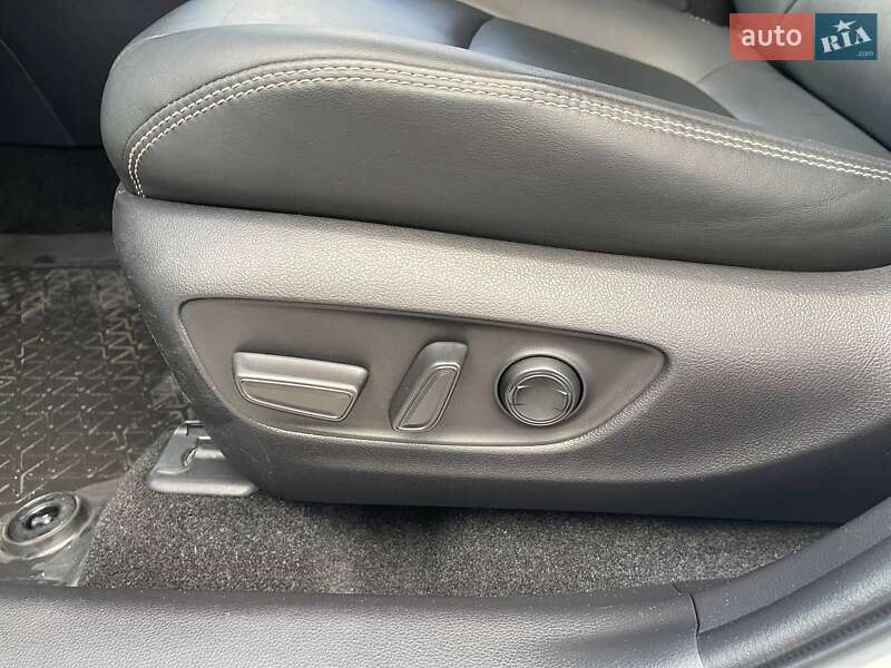 Внедорожник / Кроссовер Toyota RAV4 2020 в Житомире фото 25 Внедорожник / Кроссовер Toyota RAV4 2020 в Житомире