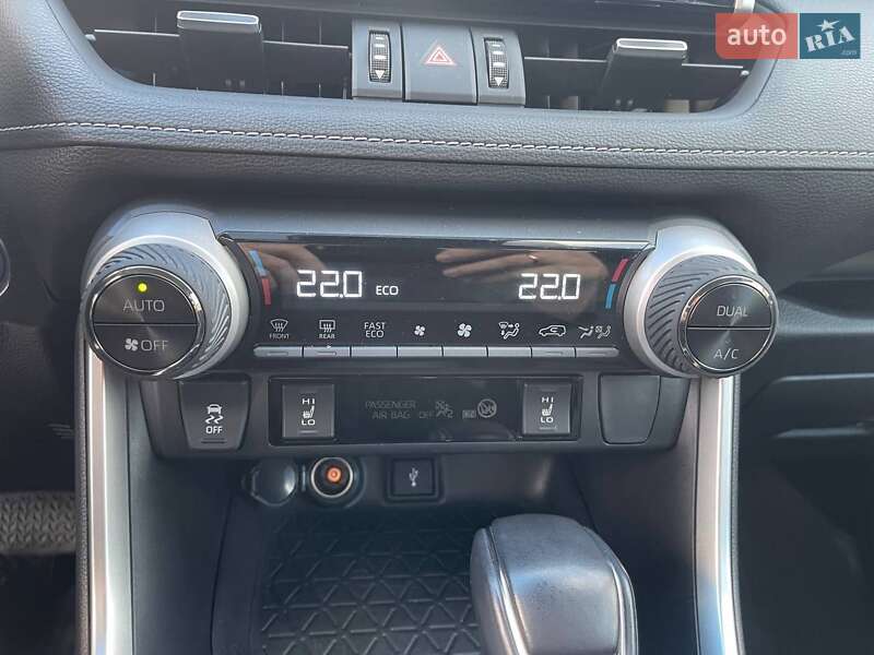 Внедорожник / Кроссовер Toyota RAV4 2020 в Житомире фото 42 Внедорожник / Кроссовер Toyota RAV4 2020 в Житомире