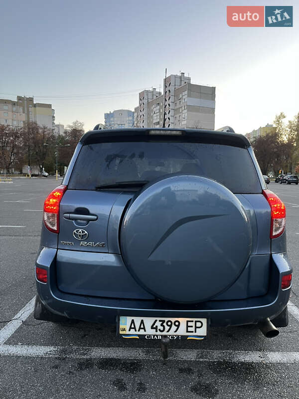 Внедорожник / Кроссовер Toyota RAV4 2008 в Киеве