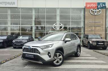 Внедорожник / Кроссовер Toyota RAV4 2019 в Киеве
