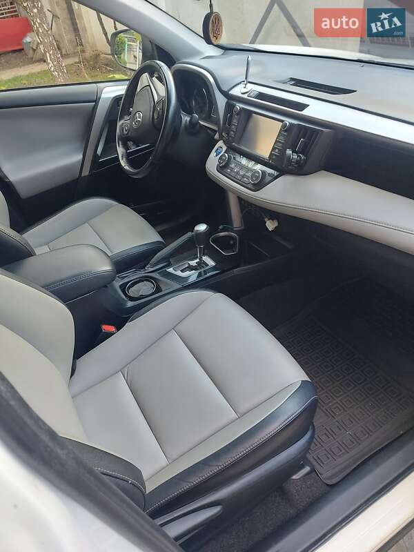 Внедорожник / Кроссовер Toyota RAV4 2016 в Одессе фото 12 Внедорожник / Кроссовер Toyota RAV4 2016 в Одессе