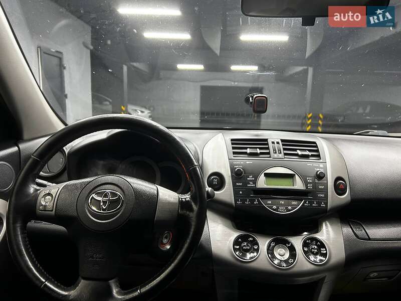 Внедорожник / Кроссовер Toyota RAV4 2007 в Черновцах