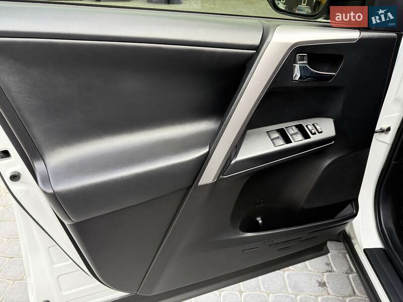 Внедорожник / Кроссовер Toyota RAV4 2017 в Виннице фото 44 Внедорожник / Кроссовер Toyota RAV4 2017 в Виннице