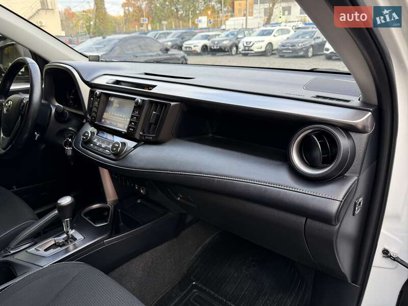 Внедорожник / Кроссовер Toyota RAV4 2017 в Виннице фото 60 Внедорожник / Кроссовер Toyota RAV4 2017 в Виннице