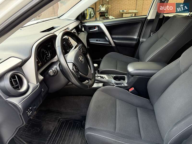 Внедорожник / Кроссовер Toyota RAV4 2017 в Виннице фото 67 Внедорожник / Кроссовер Toyota RAV4 2017 в Виннице