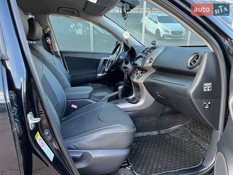 Внедорожник / Кроссовер Toyota RAV4 2008 в Киеве