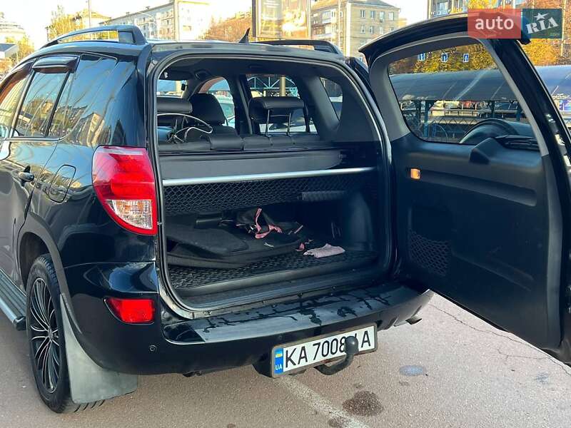 Внедорожник / Кроссовер Toyota RAV4 2008 в Киеве