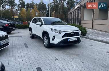 Внедорожник / Кроссовер Toyota RAV4 2020 в Ирпене