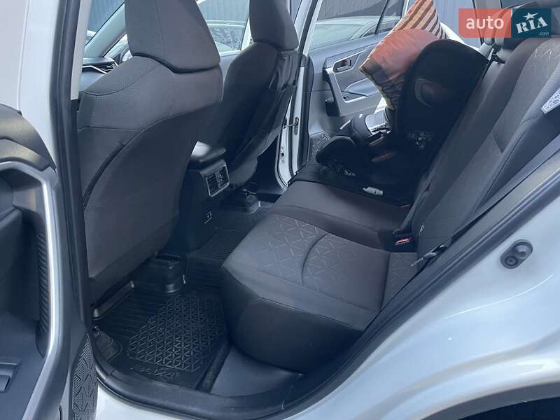 Внедорожник / Кроссовер Toyota RAV4 2020 в Ирпене фото 20 Внедорожник / Кроссовер Toyota RAV4 2020 в Ирпене