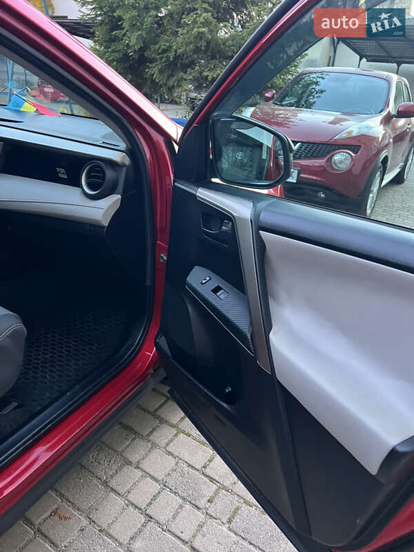 Позашляховик / Кросовер Toyota RAV4 2015 в Івано-Франківську фото 13 Позашляховик / Кросовер Toyota RAV4 2015 в Івано-Франківську