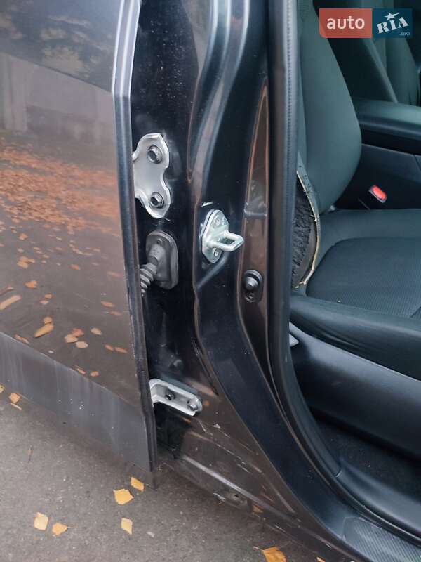 Внедорожник / Кроссовер Toyota RAV4 2020 в Ровно фото 18 Внедорожник / Кроссовер Toyota RAV4 2020 в Ровно