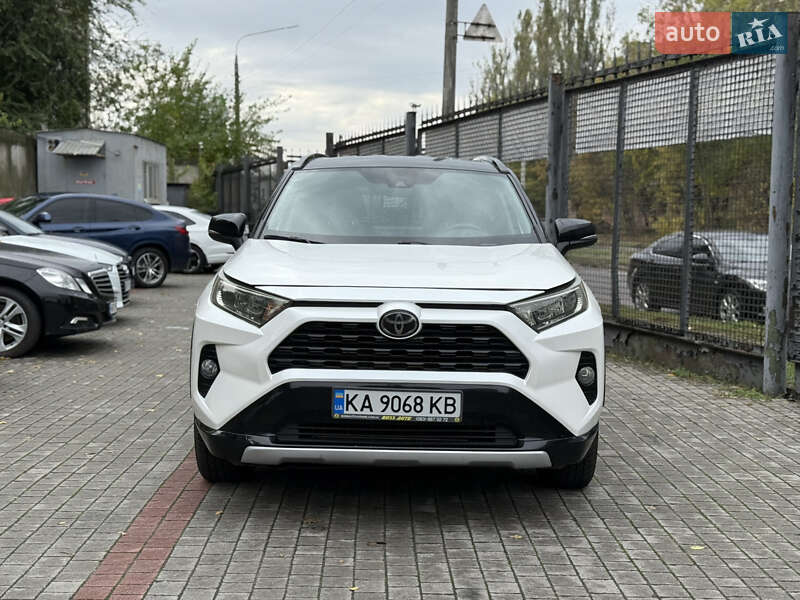 Внедорожник / Кроссовер Toyota RAV4 2019 в Запорожье