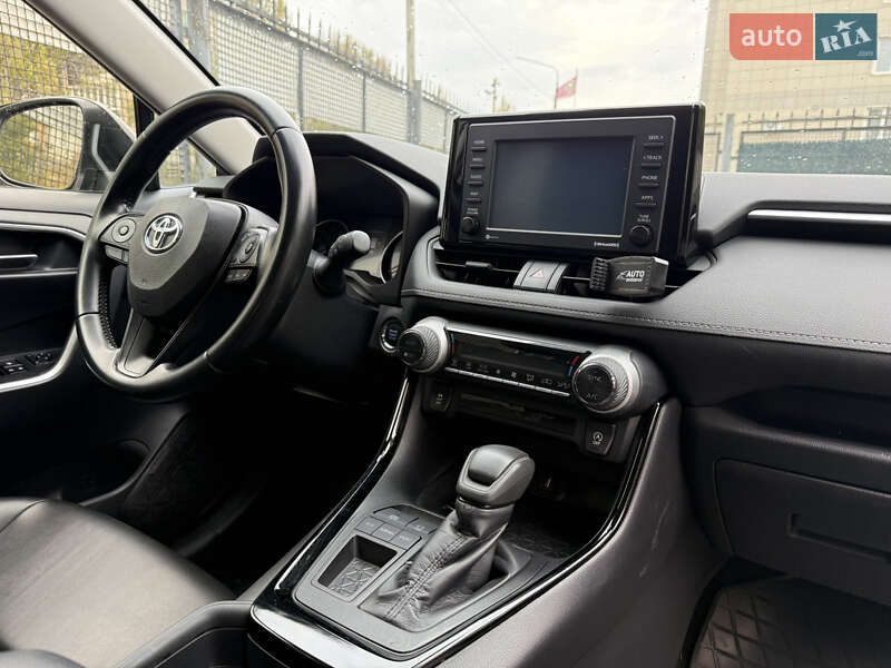 Внедорожник / Кроссовер Toyota RAV4 2019 в Запорожье