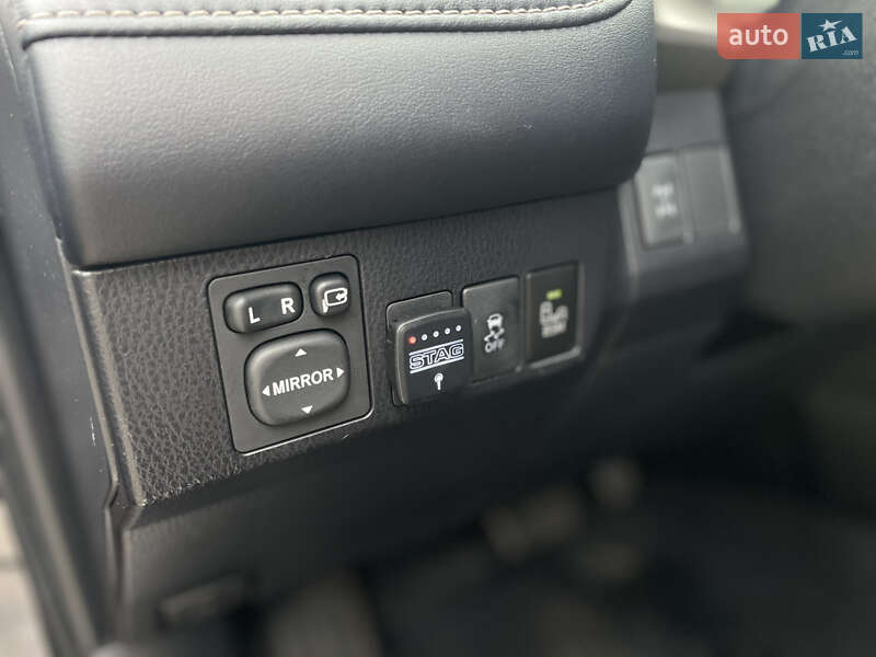 Внедорожник / Кроссовер Toyota RAV4 2012 в Львове