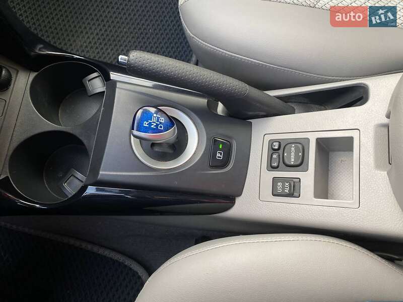 Внедорожник / Кроссовер Toyota RAV4 2012 в Львове