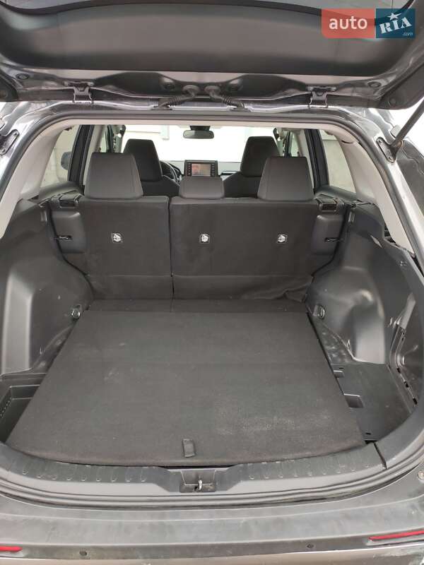 Внедорожник / Кроссовер Toyota RAV4 2020 в Ровно фото 37 Внедорожник / Кроссовер Toyota RAV4 2020 в Ровно