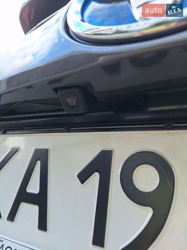 Внедорожник / Кроссовер Toyota RAV4 2018 в Киеве