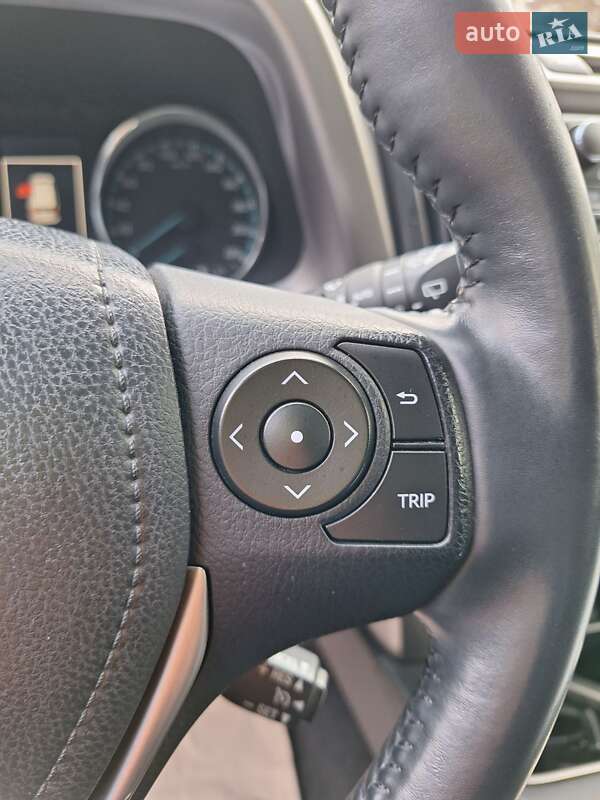 Внедорожник / Кроссовер Toyota RAV4 2018 в Киеве