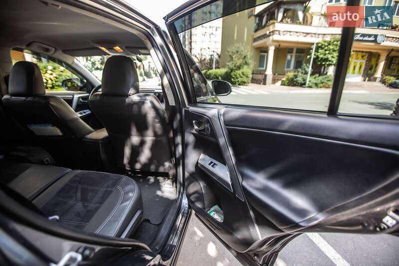 Внедорожник / Кроссовер Toyota RAV4 2017 в Киеве фото 15 Внедорожник / Кроссовер Toyota RAV4 2017 в Киеве