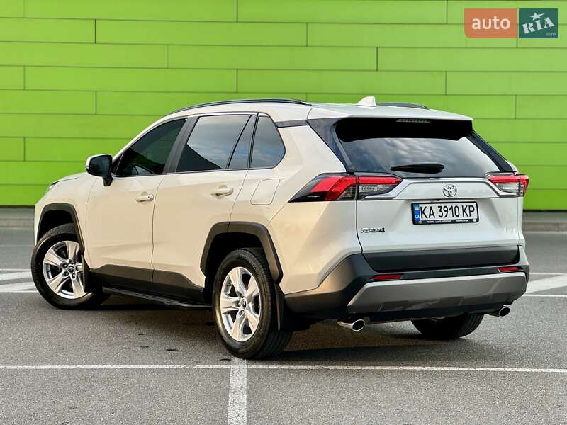 Внедорожник / Кроссовер Toyota RAV4 2019 в Киеве фото 23 Внедорожник / Кроссовер Toyota RAV4 2019 в Киеве