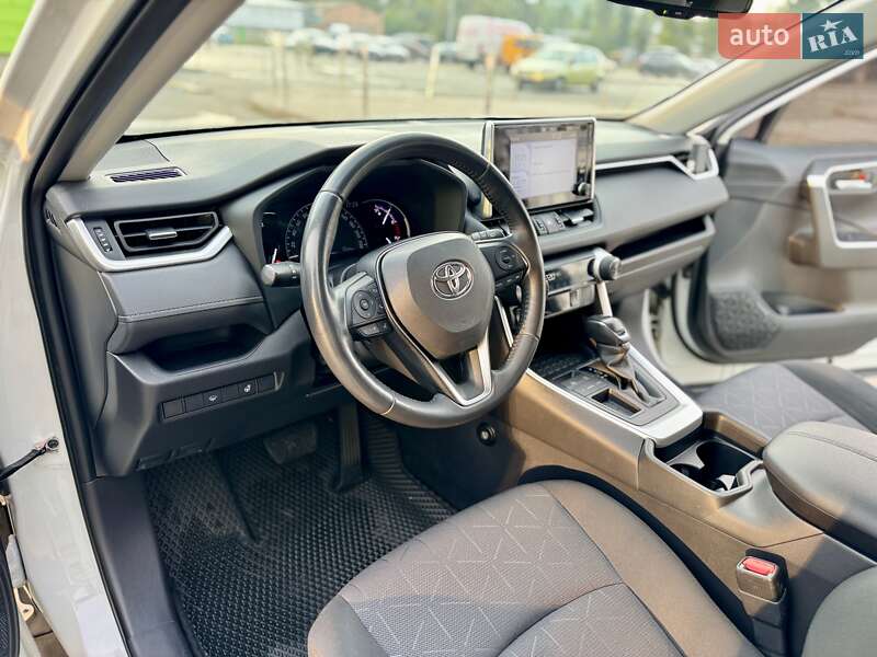 Внедорожник / Кроссовер Toyota RAV4 2019 в Киеве фото 31 Внедорожник / Кроссовер Toyota RAV4 2019 в Киеве