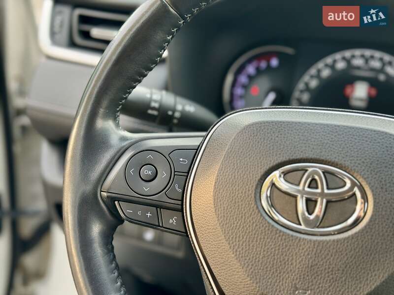 Внедорожник / Кроссовер Toyota RAV4 2019 в Киеве фото 51 Внедорожник / Кроссовер Toyota RAV4 2019 в Киеве