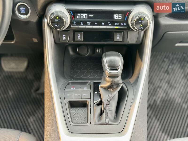 Внедорожник / Кроссовер Toyota RAV4 2019 в Киеве фото 55 Внедорожник / Кроссовер Toyota RAV4 2019 в Киеве