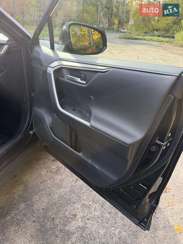 Позашляховик / Кросовер Toyota RAV4 2019 в Жовтих Водах фото 15 Позашляховик / Кросовер Toyota RAV4 2019 в Жовтих Водах