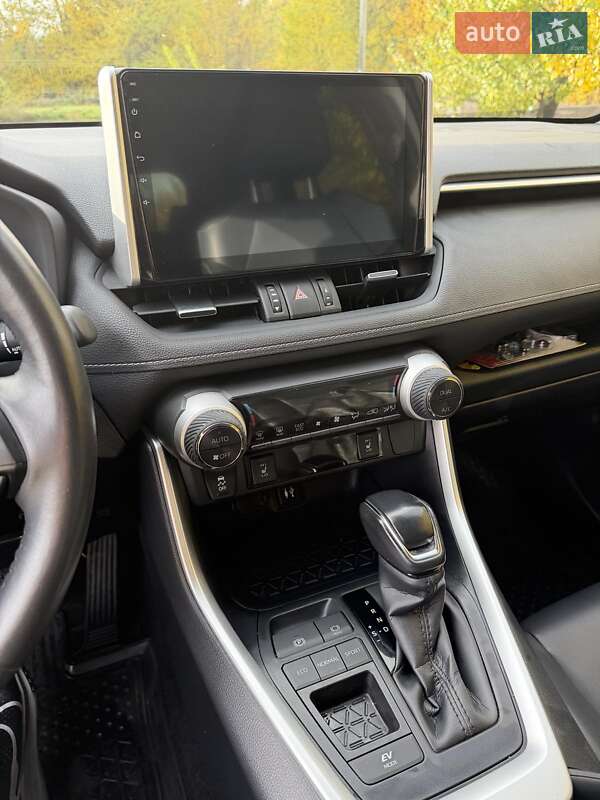 Позашляховик / Кросовер Toyota RAV4 2019 в Жовтих Водах фото 20 Позашляховик / Кросовер Toyota RAV4 2019 в Жовтих Водах