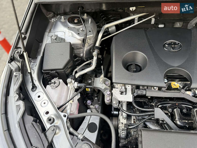 Внедорожник / Кроссовер Toyota RAV4 2019 в Киеве