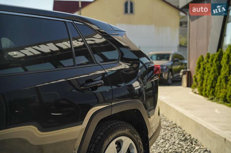 Позашляховик / Кросовер Toyota RAV4 2020 в Чернівцях фото 15 Позашляховик / Кросовер Toyota RAV4 2020 в Чернівцях