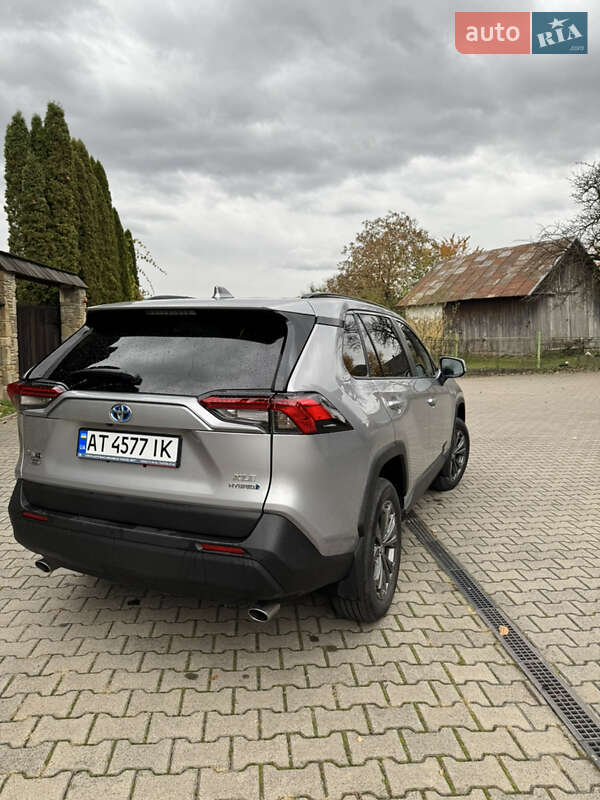 Позашляховик / Кросовер Toyota RAV4 2024 в Надвірній