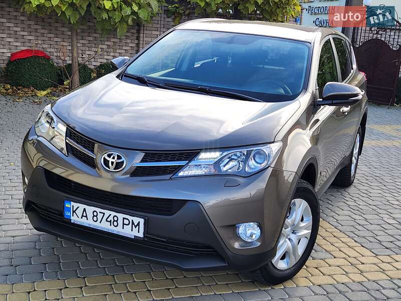 Внедорожник / Кроссовер Toyota RAV4 2015 в Виннице