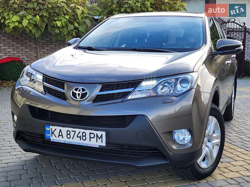 Внедорожник / Кроссовер Toyota RAV4 2015 в Виннице