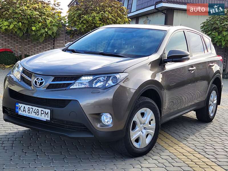 Внедорожник / Кроссовер Toyota RAV4 2015 в Виннице