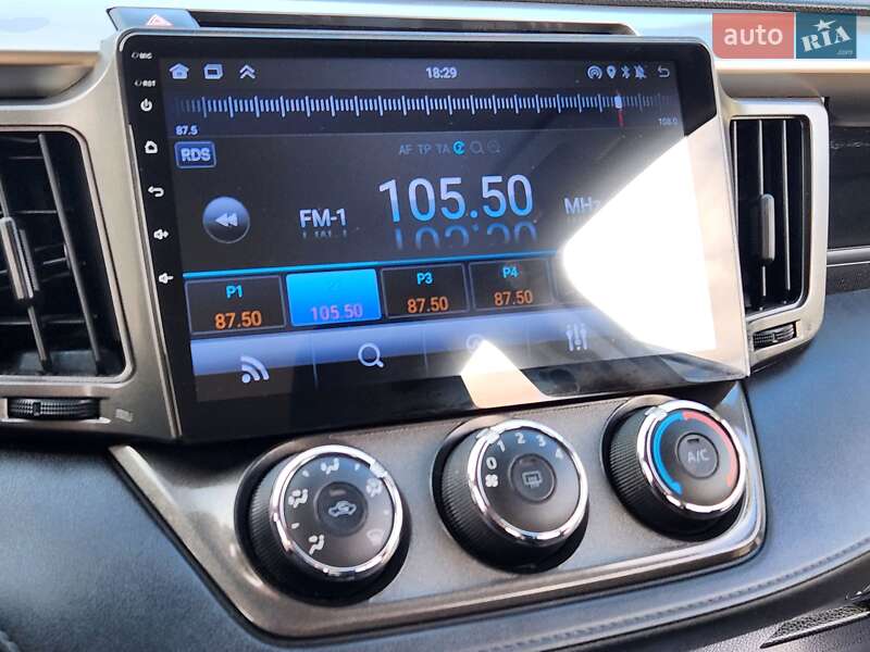 Внедорожник / Кроссовер Toyota RAV4 2015 в Виннице