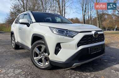Позашляховик / Кросовер Toyota RAV4 2019 в Полтаві