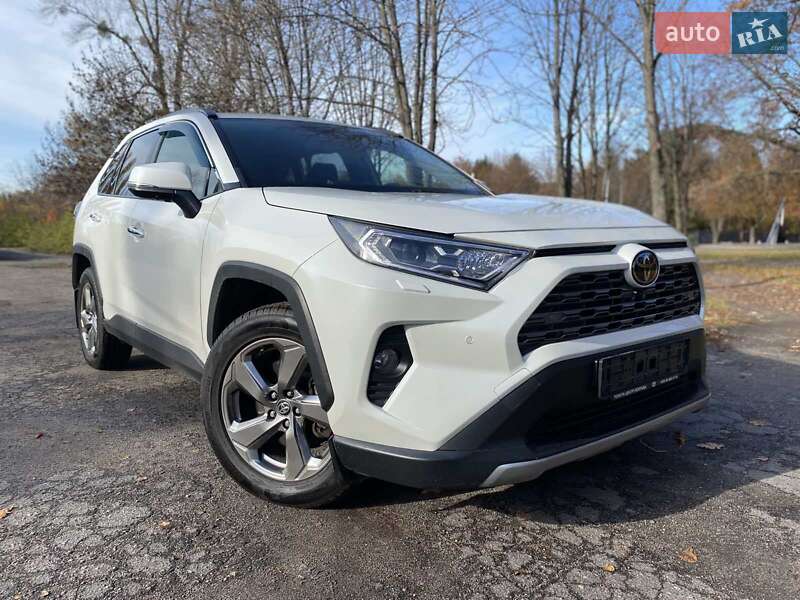 Внедорожник / Кроссовер Toyota RAV4 2019 в Полтаве фото Внедорожник / Кроссовер Toyota RAV4 2019 в Полтаве
