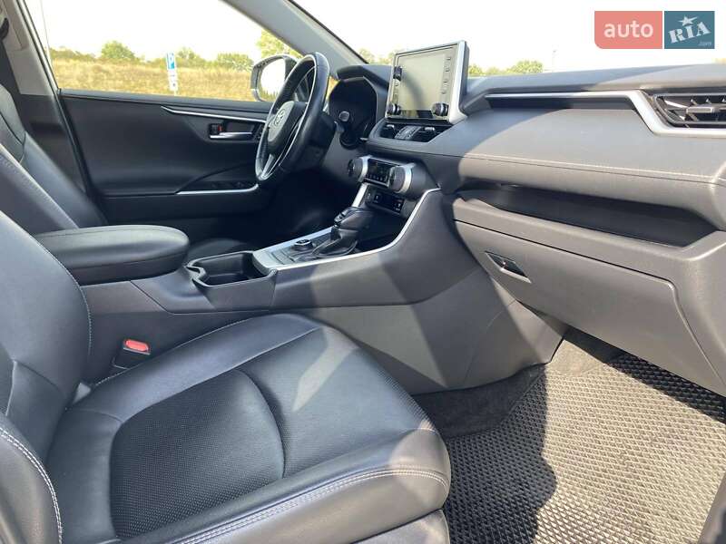Внедорожник / Кроссовер Toyota RAV4 2019 в Полтаве фото 8 Внедорожник / Кроссовер Toyota RAV4 2019 в Полтаве