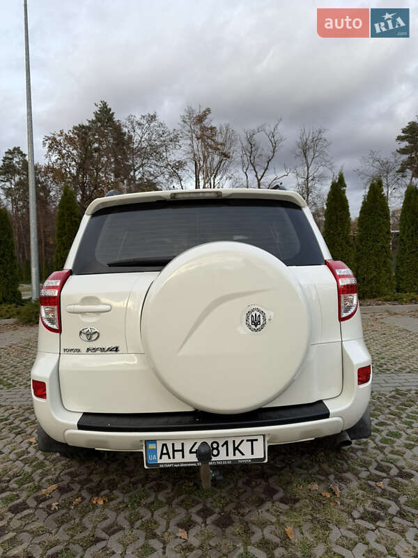Внедорожник / Кроссовер Toyota RAV4 2011 в Харькове