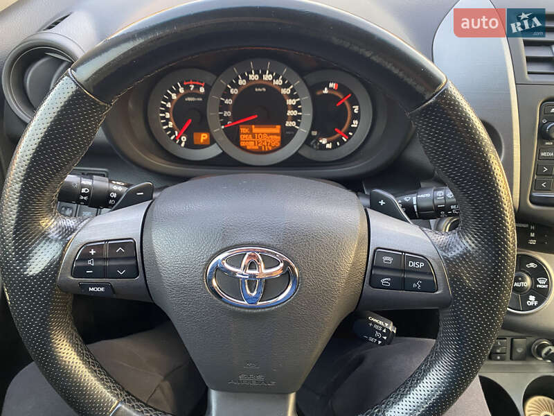 Позашляховик / Кросовер Toyota RAV4 2012 в Києві