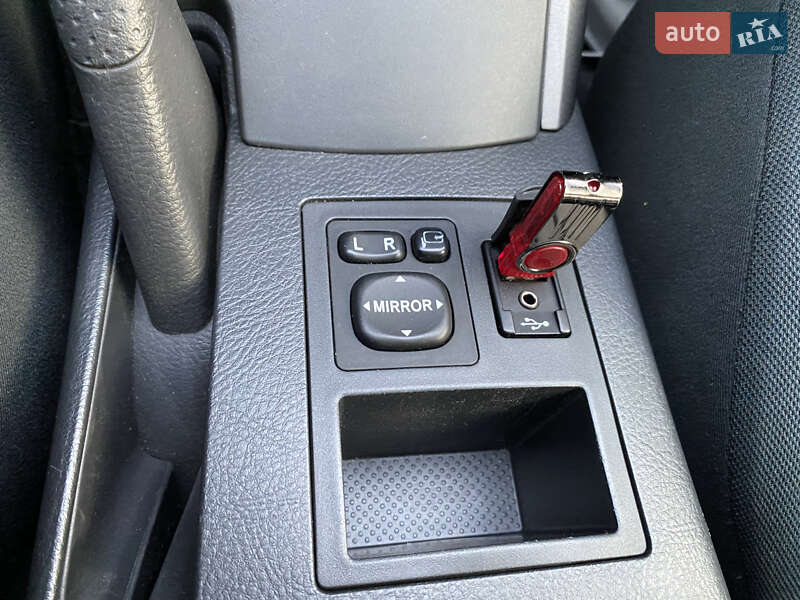 Позашляховик / Кросовер Toyota RAV4 2012 в Києві