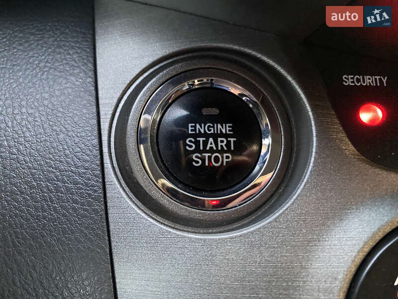 Позашляховик / Кросовер Toyota RAV4 2012 в Києві