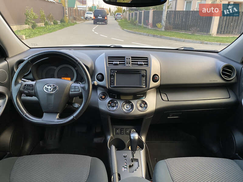 Позашляховик / Кросовер Toyota RAV4 2012 в Києві