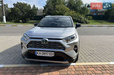 Внедорожник / Кроссовер Toyota RAV4 2021 в Киеве