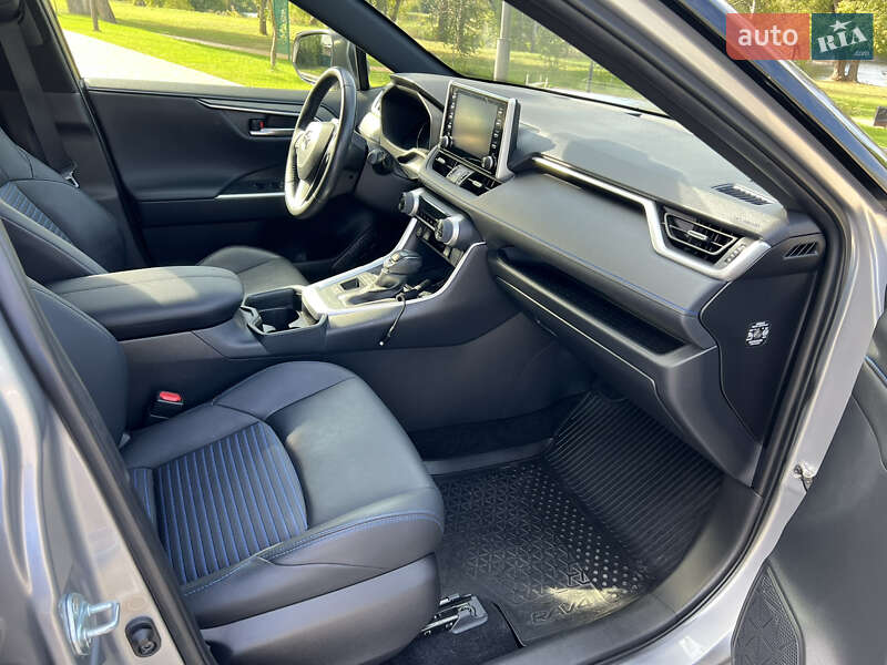 Внедорожник / Кроссовер Toyota RAV4 2021 в Киеве фото 6 Внедорожник / Кроссовер Toyota RAV4 2021 в Киеве