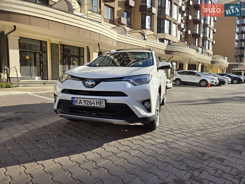 Внедорожник / Кроссовер Toyota RAV4 2017 в Киеве фото 6 Внедорожник / Кроссовер Toyota RAV4 2017 в Киеве