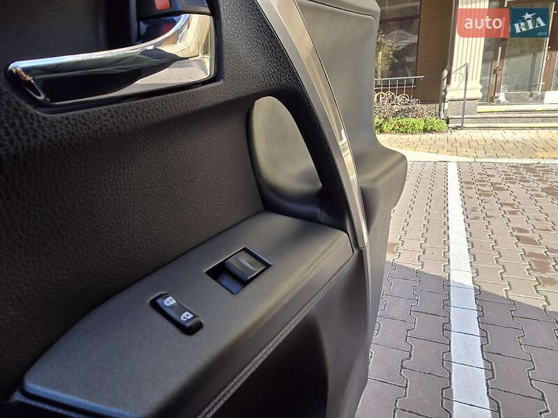 Внедорожник / Кроссовер Toyota RAV4 2017 в Киеве фото 35 Внедорожник / Кроссовер Toyota RAV4 2017 в Киеве